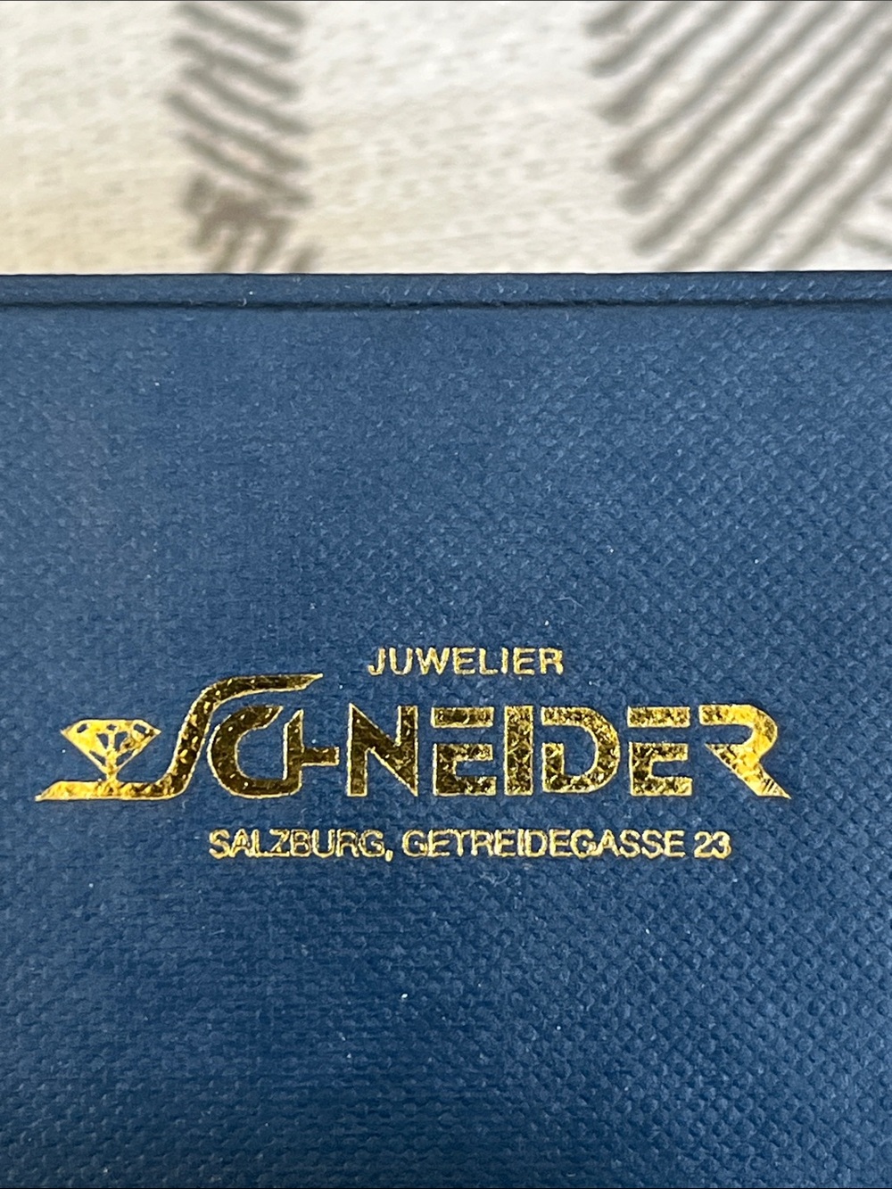 Juwelier Schneider Gold-tone Decorative Stein Charm in Navy Box - Picture 15 of 16